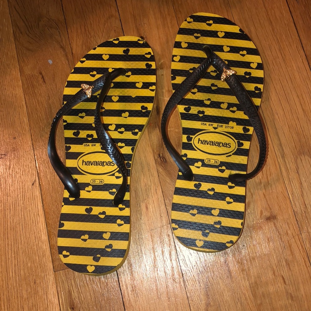 Havaianas bumble bee